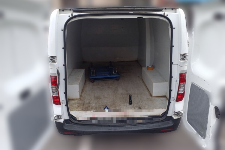 上汽大通MAXUS 大通EV30 2022款 纯电智能物流专家短轴国轩局部细节23