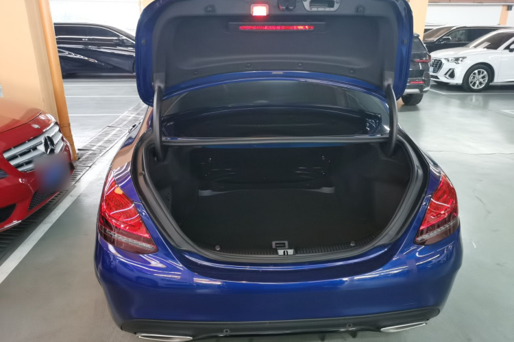 奔驰C级 2019款 C 260 运动版局部细节23