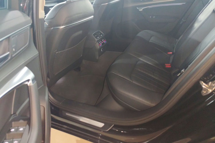 奥迪A6L 2019款 45 TFSI 臻选致雅型中控内饰21