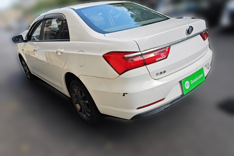 比亚迪 秦 2019款 1.5L 手动豪华型车身外观6003