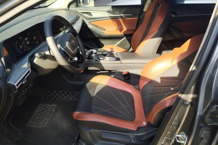 长安 逸动 2023款 畅享版 PLUS 蓝鲸NE 1.4T GDI DCT尊贵版中控内饰19