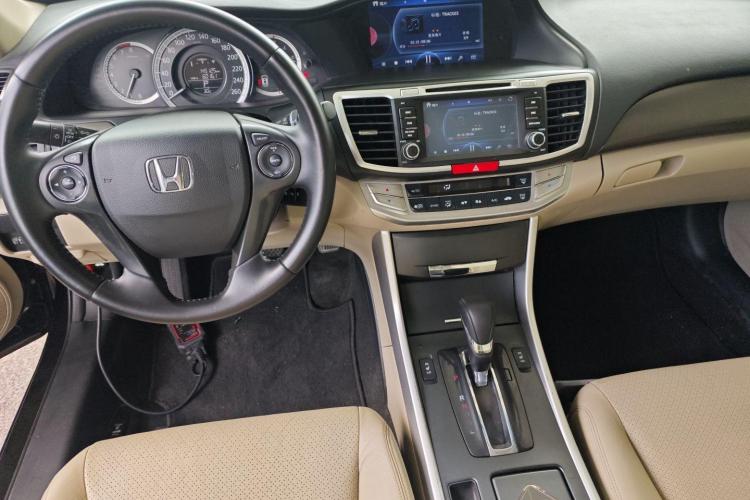 本田 雅阁 2014款 2.0L EX 豪华版中控内饰7002