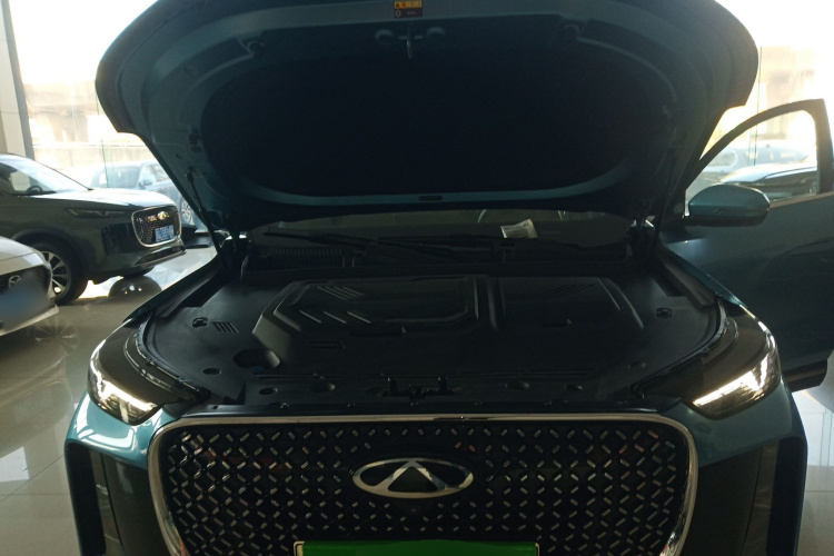 奇瑞 瑞虎8 PLUS C-DM 2025款 1.5T 116km 尊贵型 5座机舱底盘24