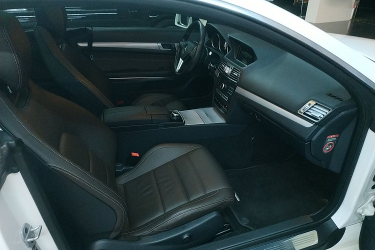 奔驰E级(进口) 2014款 E 200 轿跑版局部细节41