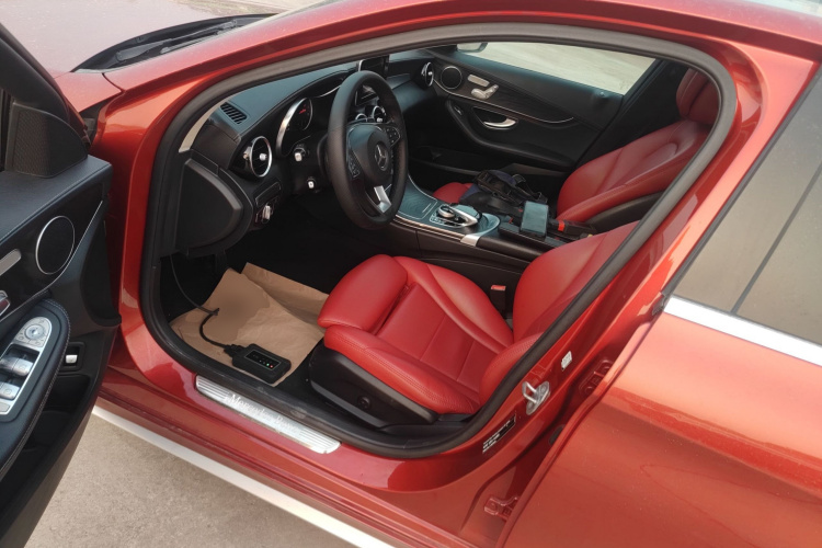 奔驰C级 2018款 C 200 L 运动版局部细节19