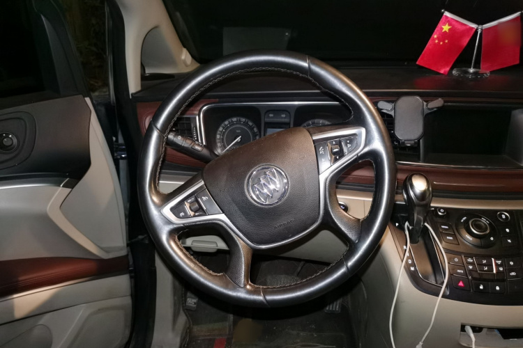 别克GL8 2017款 25S 豪华型 国V局部细节13