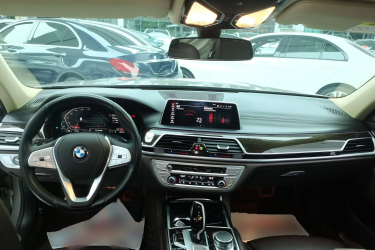 宝马7系 2019款 730Li 豪华套装中控内饰7002