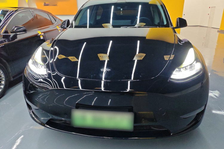 特斯拉 Model Y 2021款 标准续航后驱版车身外观2