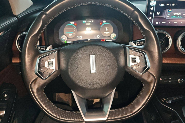 魏牌 VV5 2020款 1.5T 两驱智先锋中控内饰13