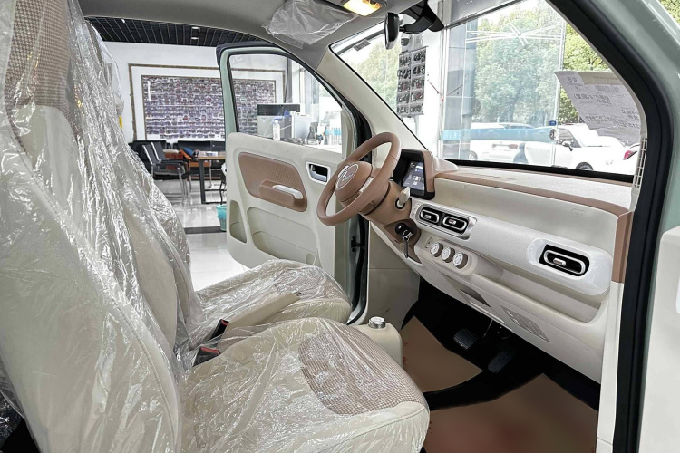 五菱汽车 宏光MINIEV 2024款 第三代 215km 青春版中控内饰7007