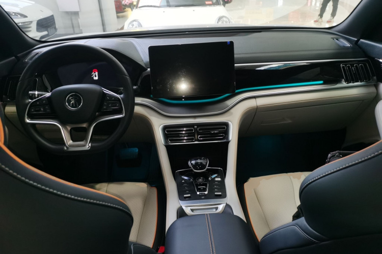 比亚迪 宋PLUS新能源 2021款 DM-i 51KM 尊荣型中控内饰12