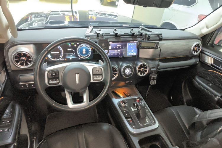 坦克300 2021款 越野版 2.0T 征服者中控内饰7002