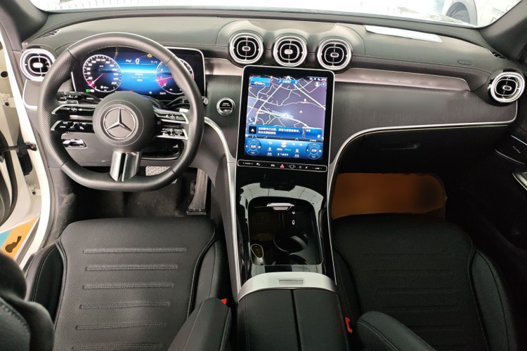 奔驰GLC 2023款 GLC 260 L 4MATIC 豪华型 7座中控内饰12