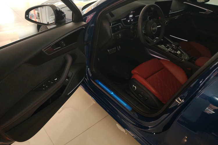 奥迪S4 2023款 S4 3.0TFSI中控内饰20