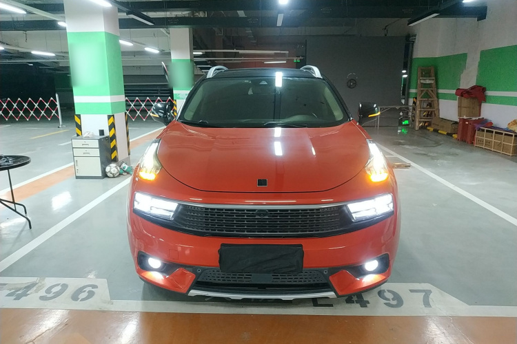 领克01 2017款 2.0T 四驱劲Pro版车身外观2