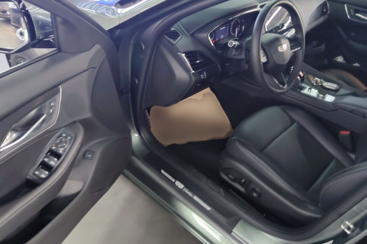 凯迪拉克CT5 2022款 28T 豪华型（标准版）中控内饰20