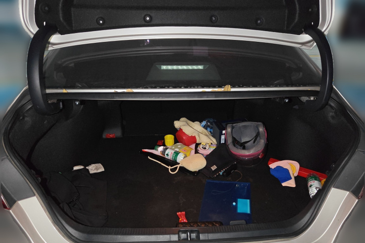 丰田 凯美瑞 2018款 2.0G 豪华版中控内饰23