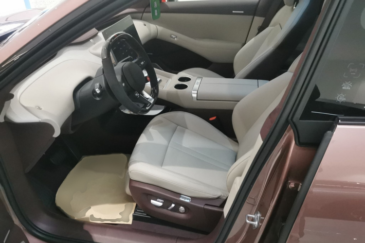 小米汽车 小米YU7 2025款 超长续航高性能四驱Max版局部细节19