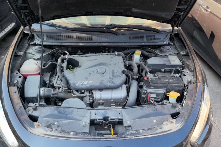 菲亚特 菲翔 2012款 1.4T 自动劲享版机舱底盘24