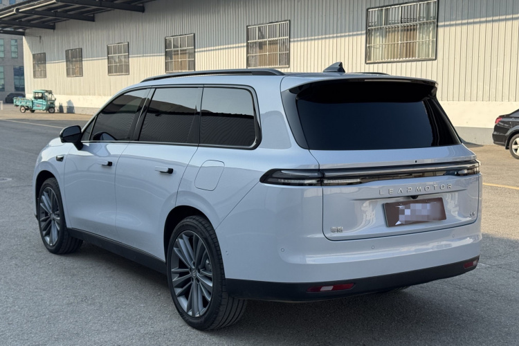 零跑汽车 零跑C16 2026款 增程 280激光雷达智尊版 6座车身外观6005