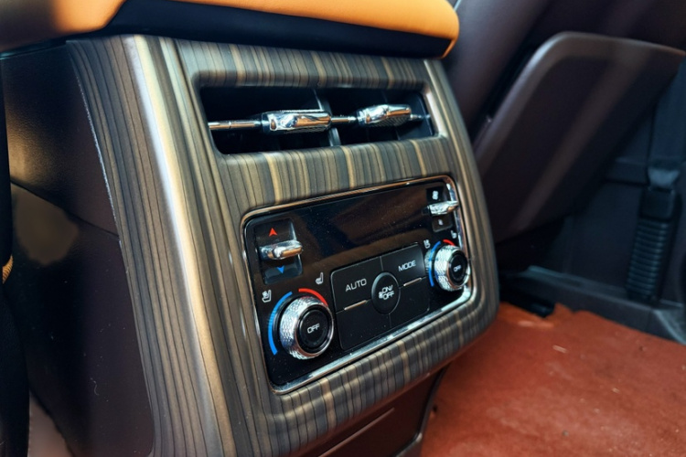 坦克500 2022款 3.0T 运动版 造境型 5座中控内饰7003