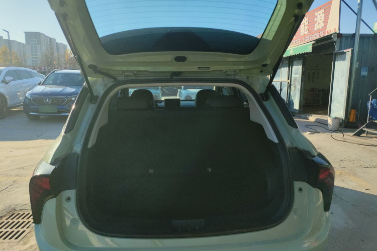 哪吒汽车 哪吒V 2022款 潮 300 Lite 三元锂局部细节23