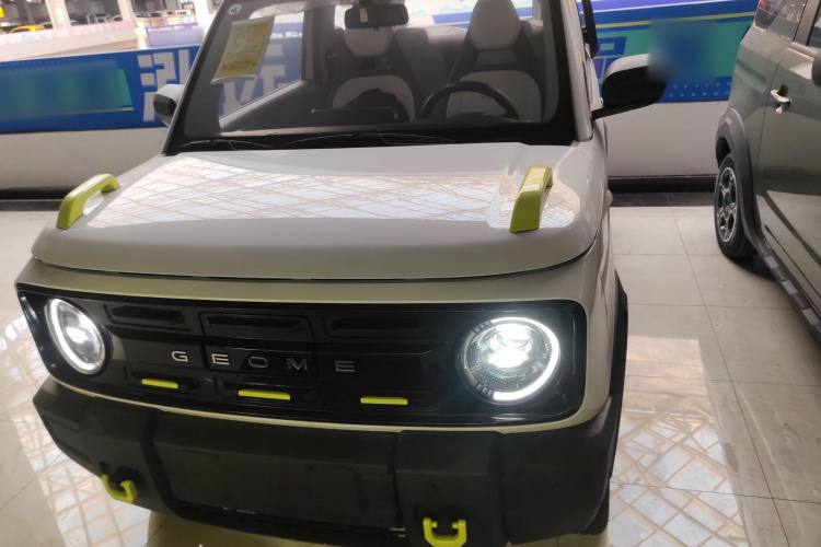 吉利银河 2025款 210km 熊猫骑士车身外观2