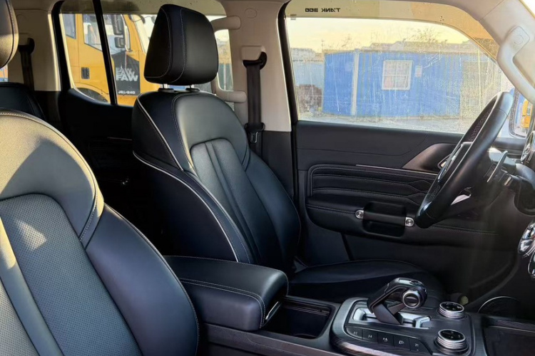 坦克300 2021款 越野版 2.0T 征服者局部细节19