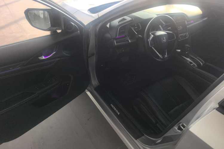 本田 思域 2019款 220TURBO CVT劲动版 国VI中控内饰20