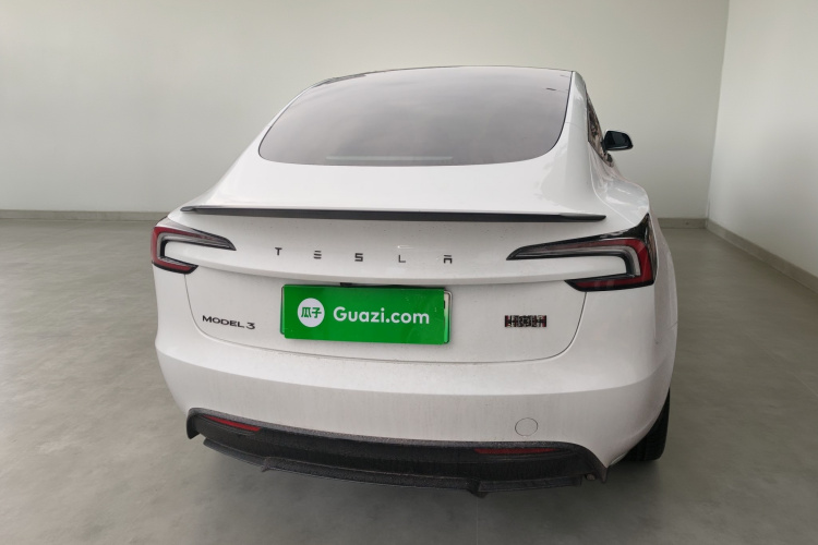 特斯拉 Model 3 2024款 高性能全轮驱动版车身外观6