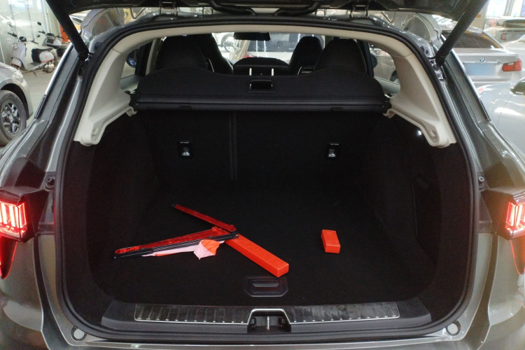 领克01 2021款 2.0TD 两驱型Pro机舱底盘23