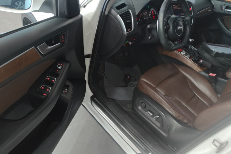 奥迪Q5 2015款 40 TFSI 技术型中控内饰7003