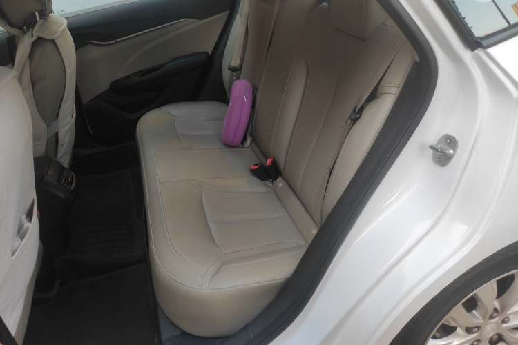 别克 英朗 2021款 典范 1.5L 自动精英型中控内饰21