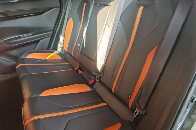 长安UNI-V 2024款 1.5T 尊贵运动型中控内饰21