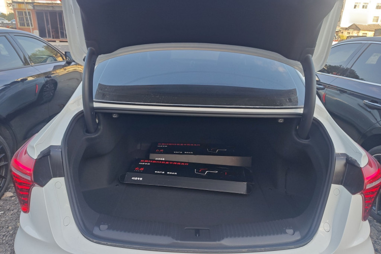 红旗H5 2024款 1.5T DCT智联旗韵版机舱底盘23