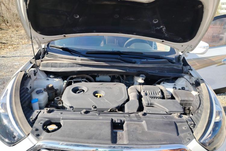 北京现代ix35 2015款 2.0L 自动两驱智能型 国IV机舱底盘24