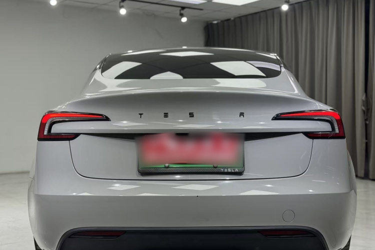 特斯拉 Model 3 2023款 后轮驱动版车身外观6004