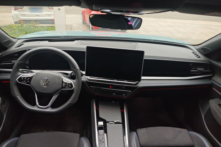 大众 帕萨特 2025款 Pro 380TSI 星空龙尊版中控内饰12