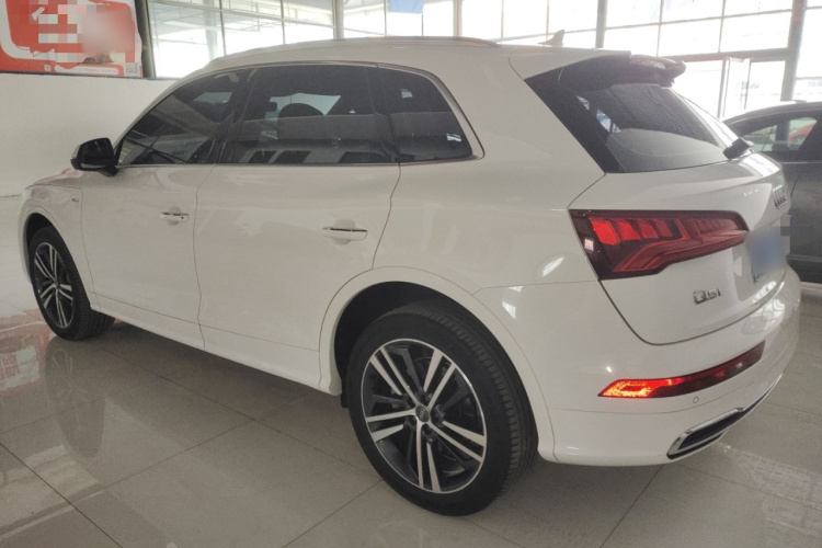 奥迪Q5L 2020款 改款 40 TFSI 荣享时尚型车身外观4