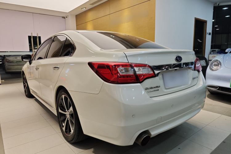 斯巴鲁 力狮 2016款 2.5i 全驱荣耀版车身外观6005