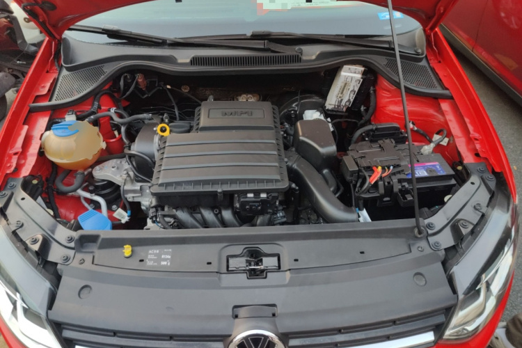 大众 Polo 2016款 1.6L 自动舒适型机舱底盘24