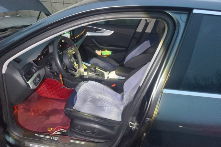 奥迪A4L 2020款 40 TFSI 时尚动感型中控内饰19