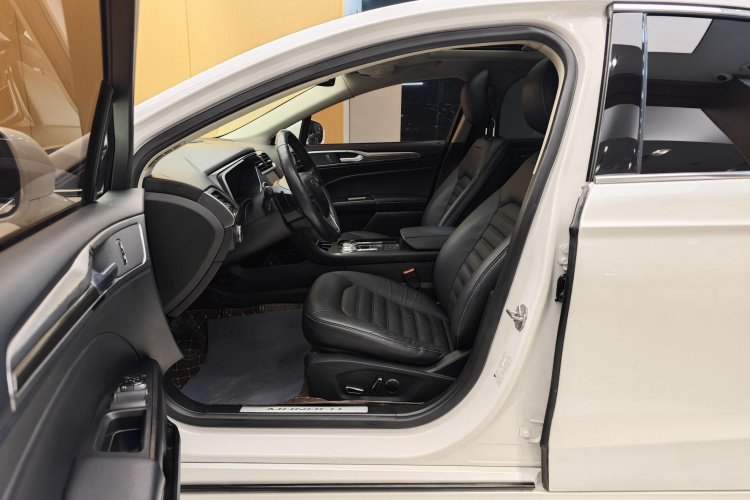 福特 蒙迪欧 2017款 EcoBoost 180 豪华型局部细节19
