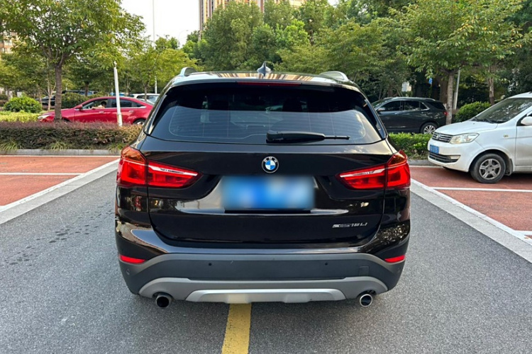 宝马X1 2019款 sDrive18Li 尊享型车身外观6004