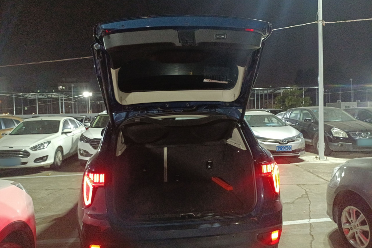 领克01 2017款 2.0T 两驱耀Pro版机舱底盘23