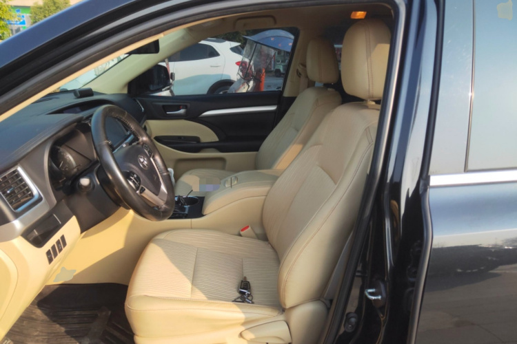 丰田 汉兰达 2018款 2.0T 两驱精英版 5座 国VI中控内饰19