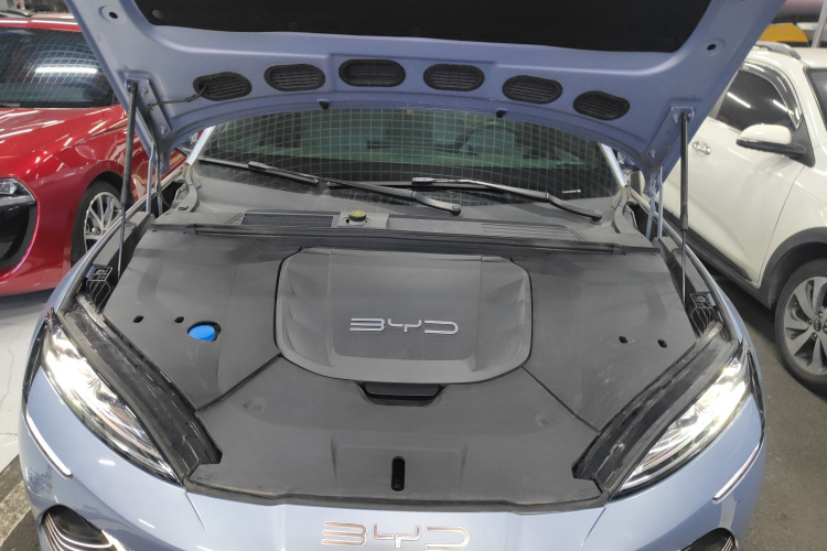 比亚迪 海豹 2022款 550km 标准续航后驱版尊贵型机舱底盘24