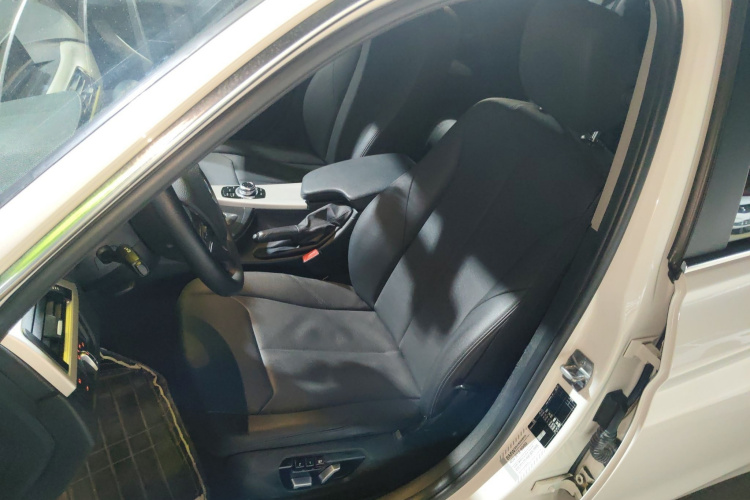 宝马3系 2016款 320Li 时尚型局部细节19