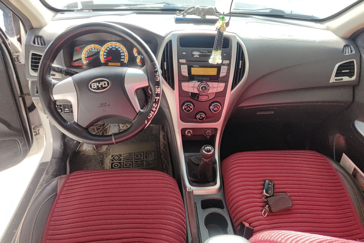 比亚迪F3 2015款 节能版 1.5L 手动豪华型中控内饰12