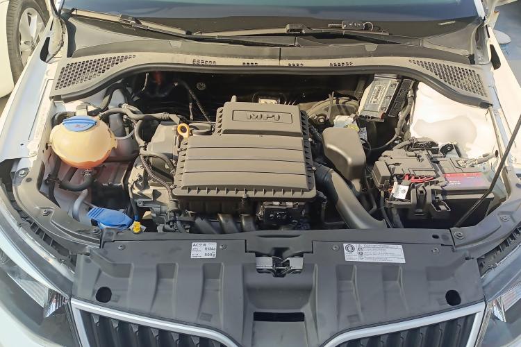 斯柯达 晶锐 2017款 1.4L 自动车享版机舱底盘24